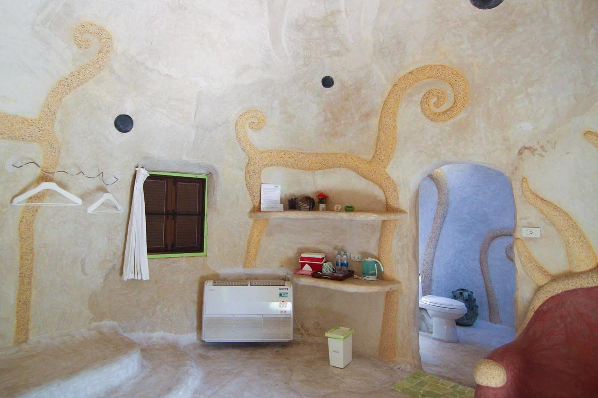 Naidee Sculptured Huts Hotel Хуа Хин Екстериор снимка