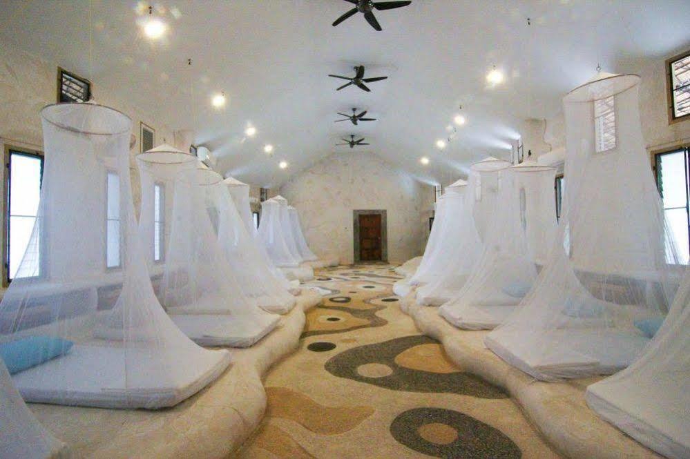 Naidee Sculptured Huts Hotel Хуа Хин Екстериор снимка