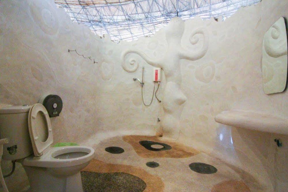 Naidee Sculptured Huts Hotel Хуа Хин Екстериор снимка